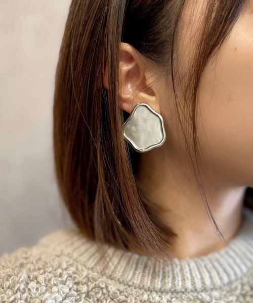 tone（トーン）の「【KuKuLu TOKYO】ニュアンス モチーフ メタル×アクリル ピアス（ピアス（両耳用）・レディース・グリーン系その他/ベージュ/ブラウン/グレー・FREE）」の10枚目の写真