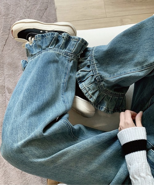 meJane（ミージェーン）の「フリルデザインデニムパンツ（デニムパンツ・レディース・ブルー・S/M/L）」の6枚目の写真