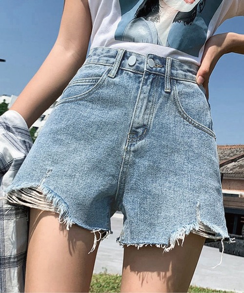 meJane(ミージェーン)の「カットオフダメージ加工デニムショートパンツ(デニムパンツ・レディース・ブラック/ブルー・S/M/L)」の2枚目の写真