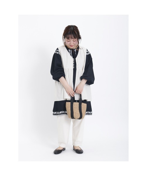 Samansa Mos2（サマンサ モスモス）の「切替ギャザーVネックベスト（ベスト・レディース・ブラック/キナリ/ネイビー・ﾌﾘ-）」の10枚目の写真