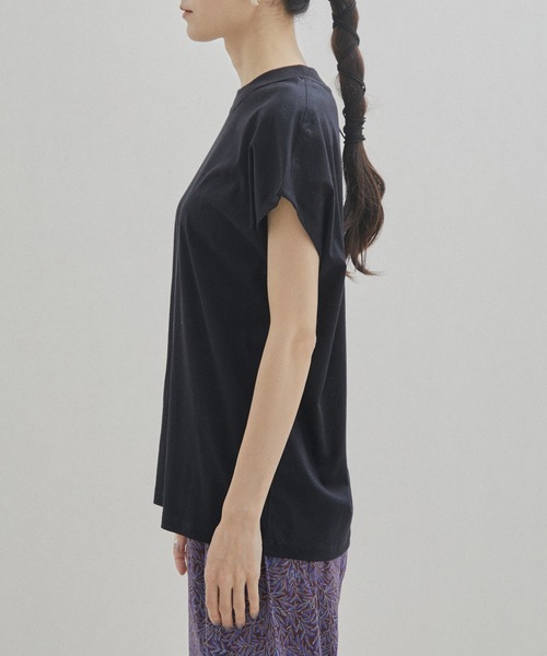 SALON adam et rope'（サロン アダム エ ロペ）の「【UVケア・接触冷感・洗濯耐久】PRIMA VEIL コットンドルマンTシャツ（Tシャツ/カットソー・レディース・カーキ/ホワイト/ブラック・FREE）」の11枚目の写真