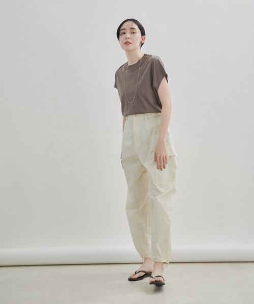 SALON adam et rope'（サロン アダム エ ロペ）の「【UVケア・接触冷感・洗濯耐久】PRIMA VEIL コットンドルマンTシャツ（Tシャツ/カットソー・レディース・カーキ/ホワイト/ブラック・FREE）」の20枚目の写真