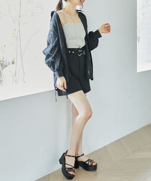 MAJESTIC LEGON（マジェスティックレゴン）の「デザインバックルショートパンツ（その他パンツ・レディース・ブラック/ブラウン・MEDIUM）」の3枚目の写真