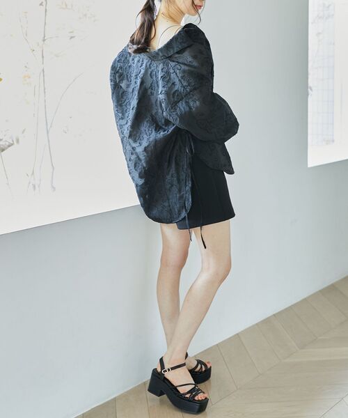 MAJESTIC LEGON（マジェスティックレゴン）の「デザインバックルショートパンツ（その他パンツ・レディース・ブラック/ブラウン・MEDIUM）」の6枚目の写真