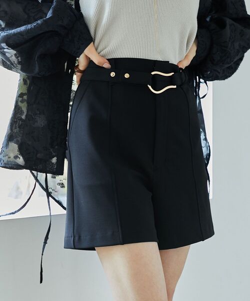 MAJESTIC LEGON（マジェスティックレゴン）の「デザインバックルショートパンツ（その他パンツ・レディース・ブラック/ブラウン・MEDIUM）」の7枚目の写真