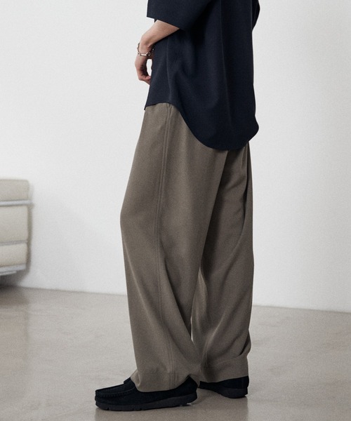 WYM LIDNM(ウィム バイ リドム)の「TUCK LOOSE DRAPE SLACKS(スラックス・メンズ・チャコール/グレー系・S/M/L)」の12枚目の写真