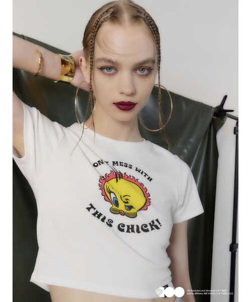 EVRIS(エヴリス)の「10周年記念【ワーナーコラボ】プリントショートTシャツ(Tシャツ/カットソー・レディース・ブラック/ホワイト・FREE)」の4枚目の写真