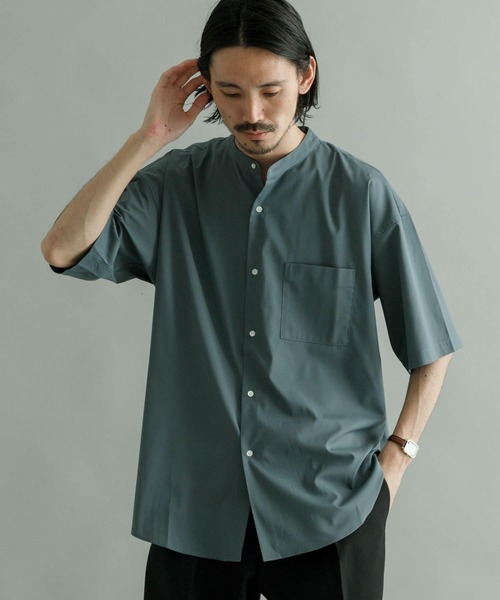 URBAN RESEARCH（アーバンリサーチ）の「『吸水速乾/接触冷感/UVカット』DryCoolバンドオーバーショートスリーブシャツ（シャツ/ブラウス・メンズ・グレー系その他/ブラック/ベージュ・LARGE/MEDIUM）」の2枚目の写真