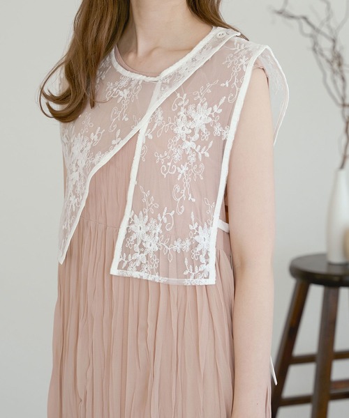 Ambre Ciel(アンブルシエル)の「透かし柄ベスト/WEB/EC限定商品(ベスト・レディース・オフホワイト/ブラック・FREE)」の9枚目の写真