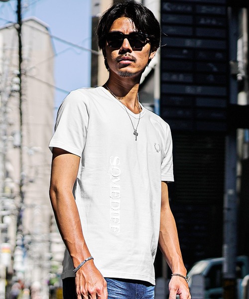 SOMEDIFF】高周波プリントラインストーンVネック半袖Tシャツ