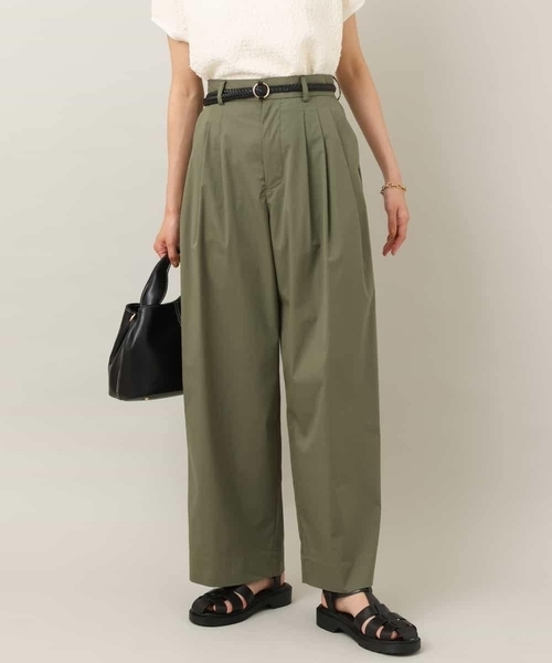 a.v.v(アーヴェヴェ)の「【洗える】タックボリュームワイドパンツ(その他パンツ・レディース・ベージュ/カーキ・34/36/38/40/42)」の1枚目の写真