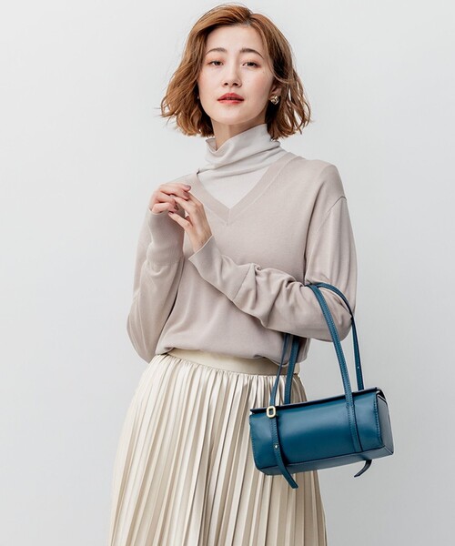 23区(ニジュウサンク)の「【洗える】シルクコットン Vネック ニット(ニット/セーター・レディース・ベージュ系/ダルブルー系/ライトグレー系/ブラック系・32)」の3枚目の写真