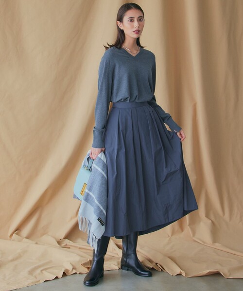 23区(ニジュウサンク)の「【洗える】シルクコットン Vネック ニット(ニット/セーター・レディース・ベージュ系/ダルブルー系/ライトグレー系/ブラック系・32)」の5枚目の写真