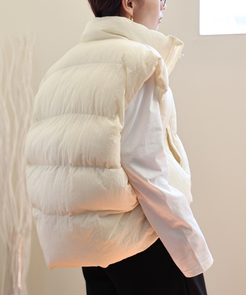 ULEULA(ウルア)の「スタンドエコダウンベスト(ダウンベスト・レディース・ブラック/グレー/アイボリー・FREE)」の9枚目の写真