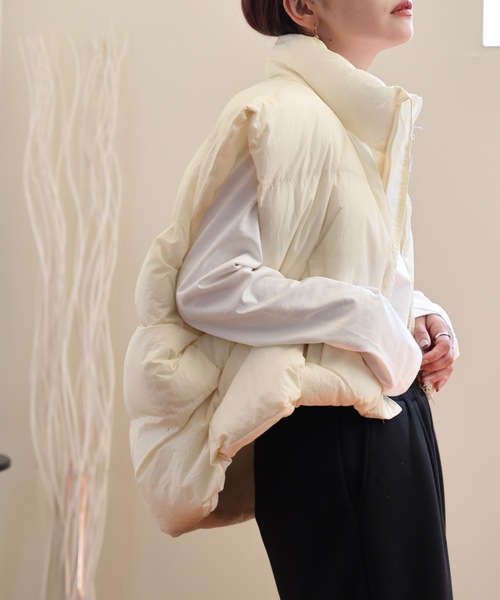 ULEULA(ウルア)の「スタンドエコダウンベスト(ダウンベスト・レディース・ブラック/グレー/アイボリー・FREE)」の5枚目の写真