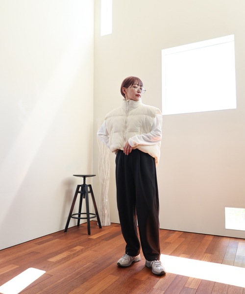 ULEULA(ウルア)の「スタンドエコダウンベスト(ダウンベスト・レディース・ブラック/グレー/アイボリー・FREE)」の12枚目の写真