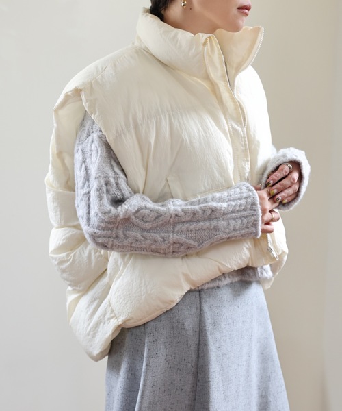 ULEULA(ウルア)の「スタンドエコダウンベスト(ダウンベスト・レディース・ブラック/グレー/アイボリー・FREE)」の17枚目の写真