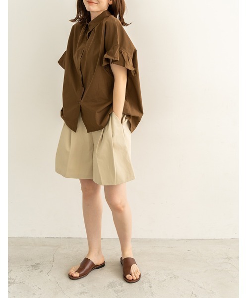 chocomee(チョコミー)の「2tucks chino half pants(その他パンツ・レディース・ベージュ/ホワイト・FREE)」の2枚目の写真