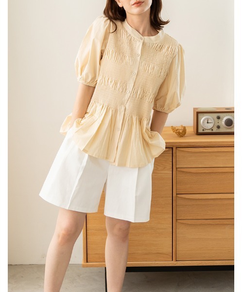 chocomee(チョコミー)の「2tucks chino half pants(その他パンツ・レディース・ベージュ/ホワイト・FREE)」の1枚目の写真
