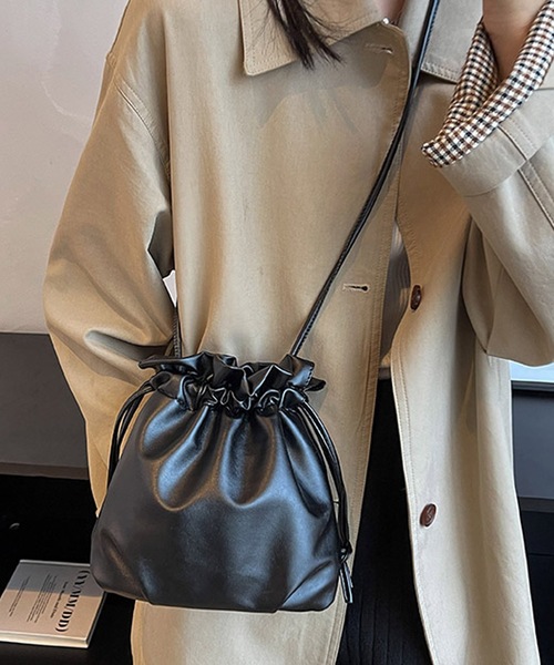 shopnikoniko（ショップニコニコ）の「巾着 合成皮革 ショルダーバッグ ポーチバッグ（ショルダーバッグ・レディース・ブラック/アイボリー/ブラウン・フリー）」の9枚目の写真