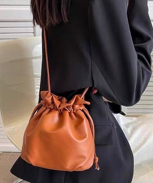 shopnikoniko（ショップニコニコ）の「巾着 合成皮革 ショルダーバッグ ポーチバッグ（ショルダーバッグ・レディース・ブラック/アイボリー/ブラウン・フリー）」の16枚目の写真