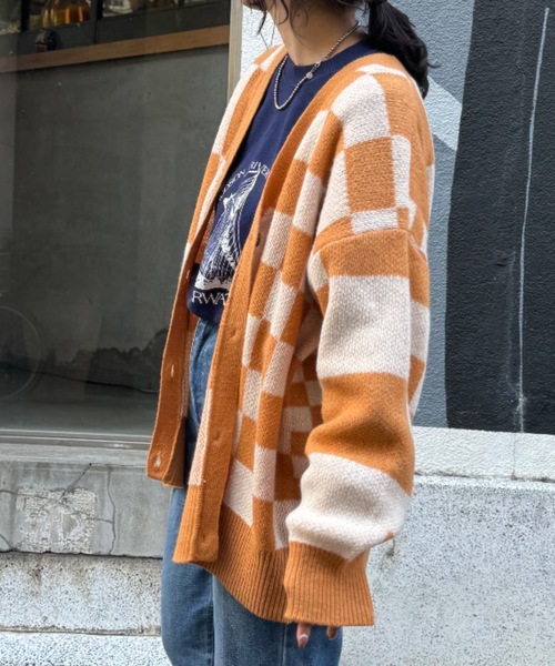 mi via loca（ミヴィアロカ）の「ダブルジャガード チェック柄 Vネックカーディガン（カーディガン/ボレロ・レディース・キャメル/ブラック・FREE）」の15枚目の写真