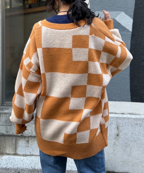 mi via loca（ミヴィアロカ）の「ダブルジャガード チェック柄 Vネックカーディガン（カーディガン/ボレロ・レディース・キャメル/ブラック・FREE）」の17枚目の写真