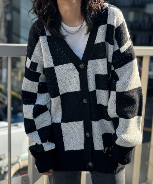mi via loca（ミヴィアロカ）の「ダブルジャガード チェック柄 Vネックカーディガン（カーディガン/ボレロ・レディース・キャメル/ブラック・FREE）」の20枚目の写真