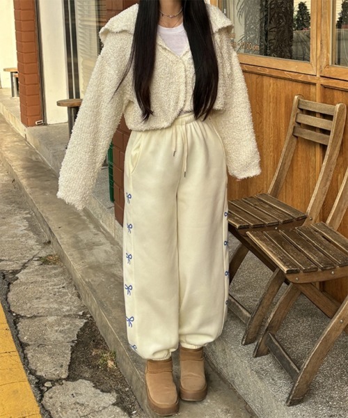 by muni:r（バイ ムニール）の「リボンプリントジョガーパンツ（スウェットパンツ・レディース・グレー/アイボリー/ブラック・FREE）」の8枚目の写真