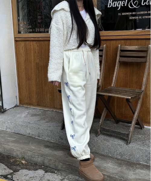 by muni:r（バイ ムニール）の「リボンプリントジョガーパンツ（スウェットパンツ・レディース・グレー/アイボリー/ブラック・FREE）」の11枚目の写真