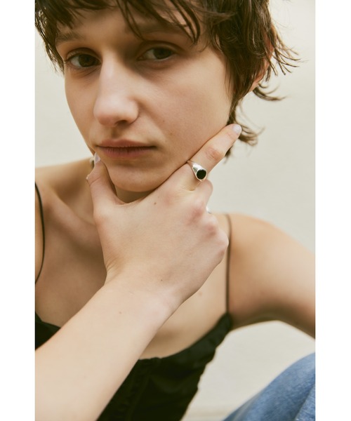 un/neu(アンノイ)の「ストーンシンプルリング(リング・レディース・ブラック/ブルー/ホワイト・12号)」の8枚目の写真