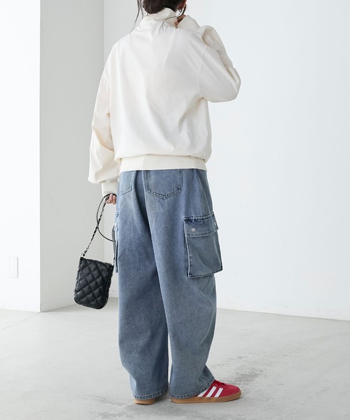 BONLECILL(ボンルシール)の「ハーフジップ オーバーサイズ配色刺繍プルオーバー(Tシャツ/カットソー・レディース・オートミール/アイボリー/レッド/チャコールグレー・FREE)」の15枚目の写真