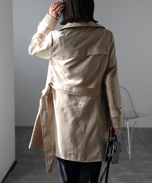 RIRIYANO（リリヤーノ）の「【RIRIYANO　ブライトツイル撥水トレンチコート】（トレンチコート・レディース・ブラック/ネイビー/アイボリー/ライトベージュ・XX-LARGE/XXX-LARGE/MEDIUM/LARGE/X-LARGE）」の10枚目の写真