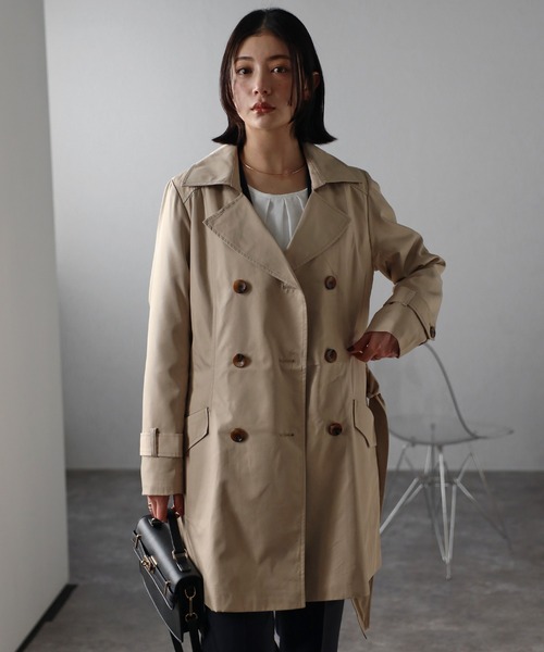 RIRIYANO（リリヤーノ）の「【RIRIYANO　ブライトツイル撥水トレンチコート】（トレンチコート・レディース・ブラック/ネイビー/アイボリー/ライトベージュ・XX-LARGE/XXX-LARGE/MEDIUM/LARGE/X-LARGE）」の14枚目の写真