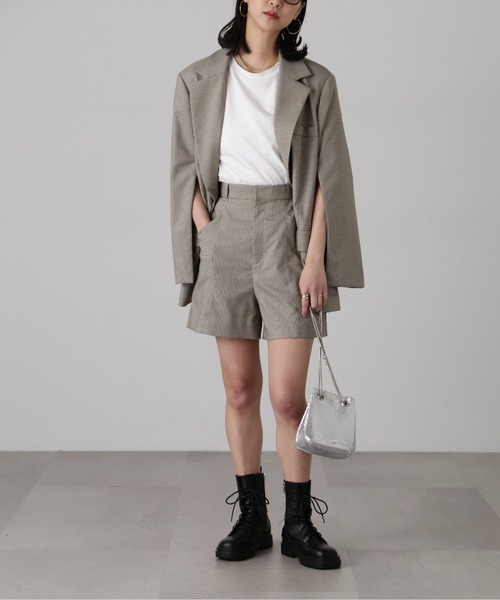 FREE'S MART（フリーズマート）の「［セットアップ対応］ピンタックハイウエストショートパンツ（その他パンツ・レディース・グレー/ホワイト系その他/ベージュ/ブラウン系その他・SMALL/MEDIUM）」の5枚目の写真