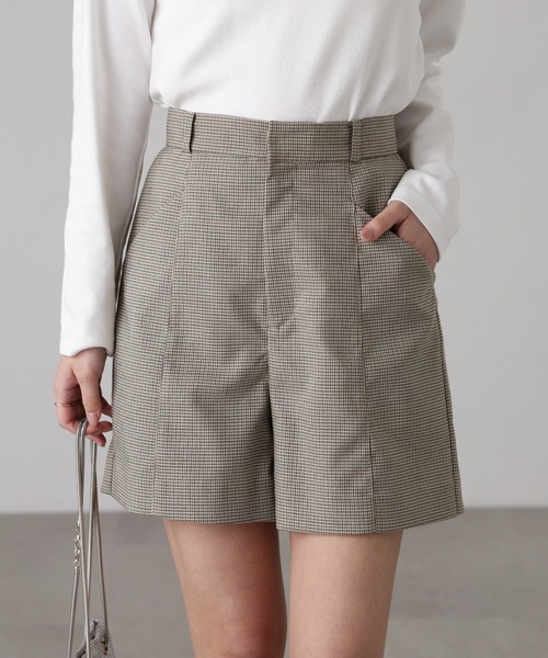 FREE'S MART（フリーズマート）の「［セットアップ対応］ピンタックハイウエストショートパンツ（その他パンツ・レディース・グレー/ホワイト系その他/ベージュ/ブラウン系その他・SMALL/MEDIUM）」の6枚目の写真