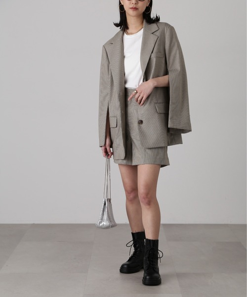 FREE'S MART（フリーズマート）の「［セットアップ対応］ピンタックハイウエストショートパンツ（その他パンツ・レディース・グレー/ホワイト系その他/ベージュ/ブラウン系その他・SMALL/MEDIUM）」の12枚目の写真