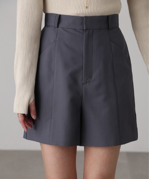 FREE'S MART（フリーズマート）の「［セットアップ対応］ピンタックハイウエストショートパンツ（その他パンツ・レディース・グレー/ホワイト系その他/ベージュ/ブラウン系その他・SMALL/MEDIUM）」の16枚目の写真