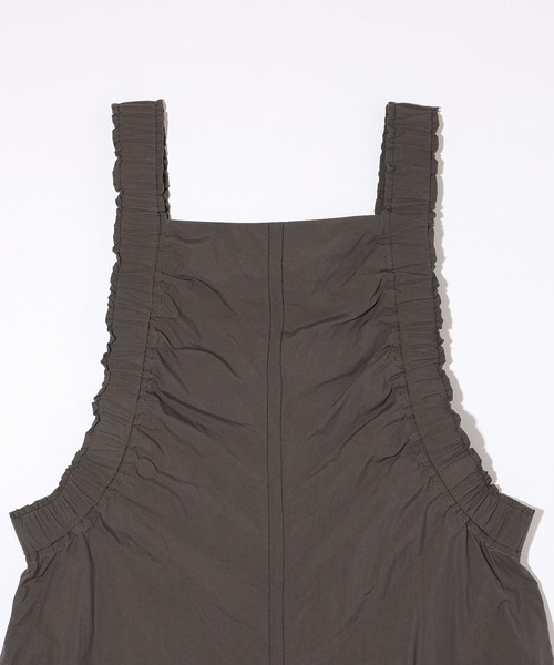 MILKFED.（ミルクフェド）の「GATHERED SHOULDER DRESS（ワンピース・レディース・ライトブルー/ベージュ/チャコール・ONE SIZE）」の8枚目の写真