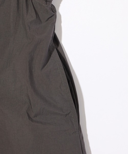 MILKFED.（ミルクフェド）の「GATHERED SHOULDER DRESS（ワンピース・レディース・ライトブルー/ベージュ/チャコール・ONE SIZE）」の9枚目の写真