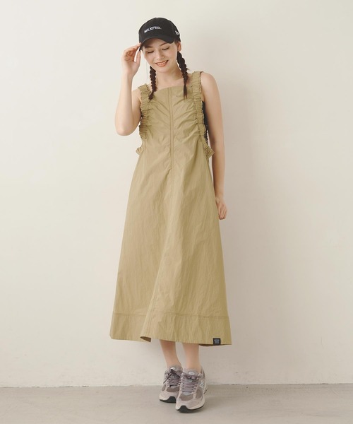 MILKFED.（ミルクフェド）の「GATHERED SHOULDER DRESS（ワンピース・レディース・ライトブルー/ベージュ/チャコール・ONE SIZE）」の15枚目の写真