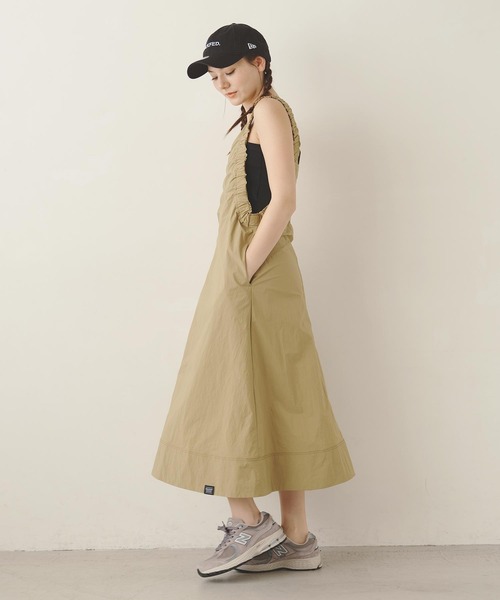 MILKFED.（ミルクフェド）の「GATHERED SHOULDER DRESS（ワンピース・レディース・ライトブルー/ベージュ/チャコール・ONE SIZE）」の13枚目の写真
