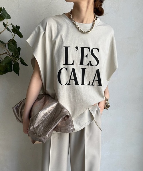 DouDou(ドゥドゥ)の「【WEB限定】 LESCALAプリントフレンチスリーブTEE(Tシャツ/カットソー・レディース・チャコールグレー/ベージュ/オフホワイト/ピンク・FREE)」の3枚目の写真