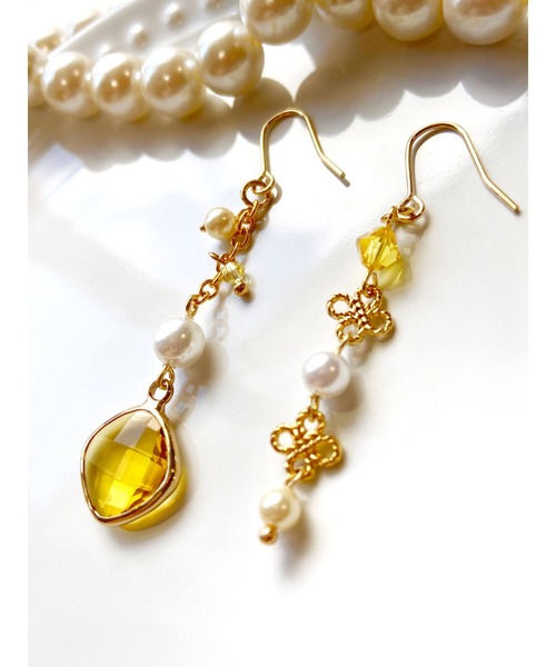 me me様専用】 ビーズ刺繍ピアス*つやグリーンまぁるいピアスにパール  