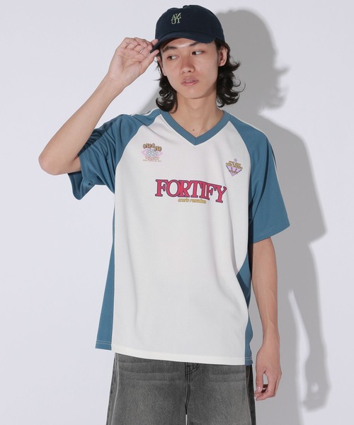 Anui(アニュイ)の「【UNISEX】配色ゲーミングTシャツ(Tシャツ/カットソー・レディース・オフホワイト/ブラック・MEDIUM)」の1枚目の写真