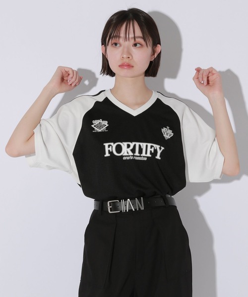 Anui(アニュイ)の「【UNISEX】配色ゲーミングTシャツ(Tシャツ/カットソー・レディース・オフホワイト/ブラック・MEDIUM)」の2枚目の写真