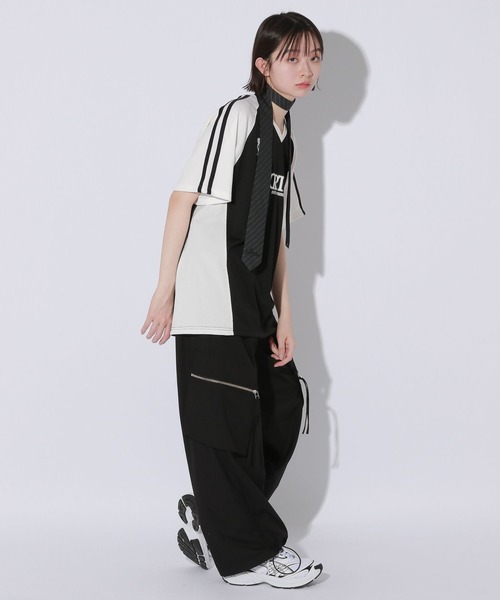 Anui(アニュイ)の「【UNISEX】配色ゲーミングTシャツ(Tシャツ/カットソー・レディース・オフホワイト/ブラック・MEDIUM)」の9枚目の写真