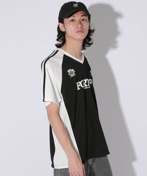 Anui(アニュイ)の「【UNISEX】配色ゲーミングTシャツ(Tシャツ/カットソー・レディース・オフホワイト/ブラック・MEDIUM)」の11枚目の写真