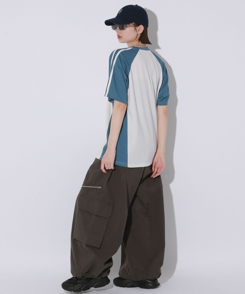 Anui(アニュイ)の「【UNISEX】配色ゲーミングTシャツ(Tシャツ/カットソー・レディース・オフホワイト/ブラック・MEDIUM)」の22枚目の写真