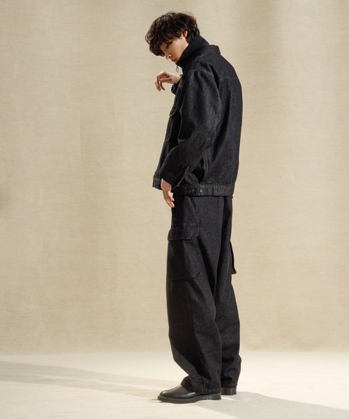 ADAM ET ROPE'（アダムエロペ）の「デニム ワイド カーゴパンツ / ユニセックス（カーゴパンツ・メンズ・ブラック系その他/ネイビー・L/M）」の11枚目の写真